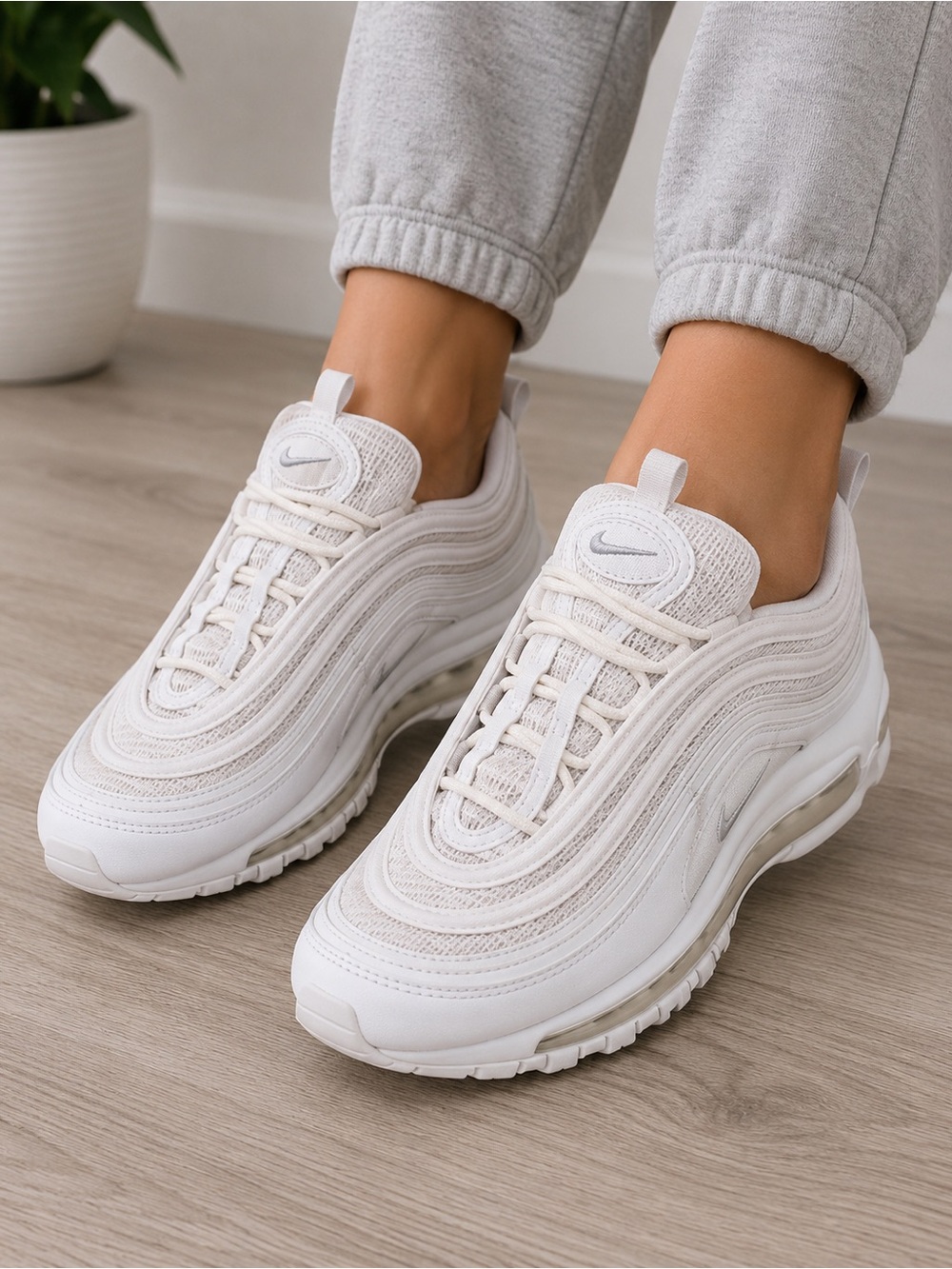 Nike Air Max 97 Mens Size 9 Triple White Wolf Gray Shoes Sneakers 921826-101